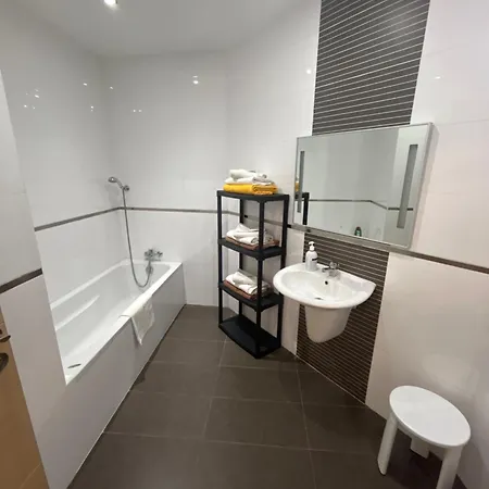 Bright 2Br 2 Bathroom Balcony Near St Julians Apartamento *